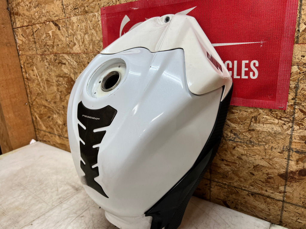 08 09 10 2009 2010 SUZUKI GSXR GSX-R 600 750 GAS TANK FUEL TANK PETROL RESERVOIR