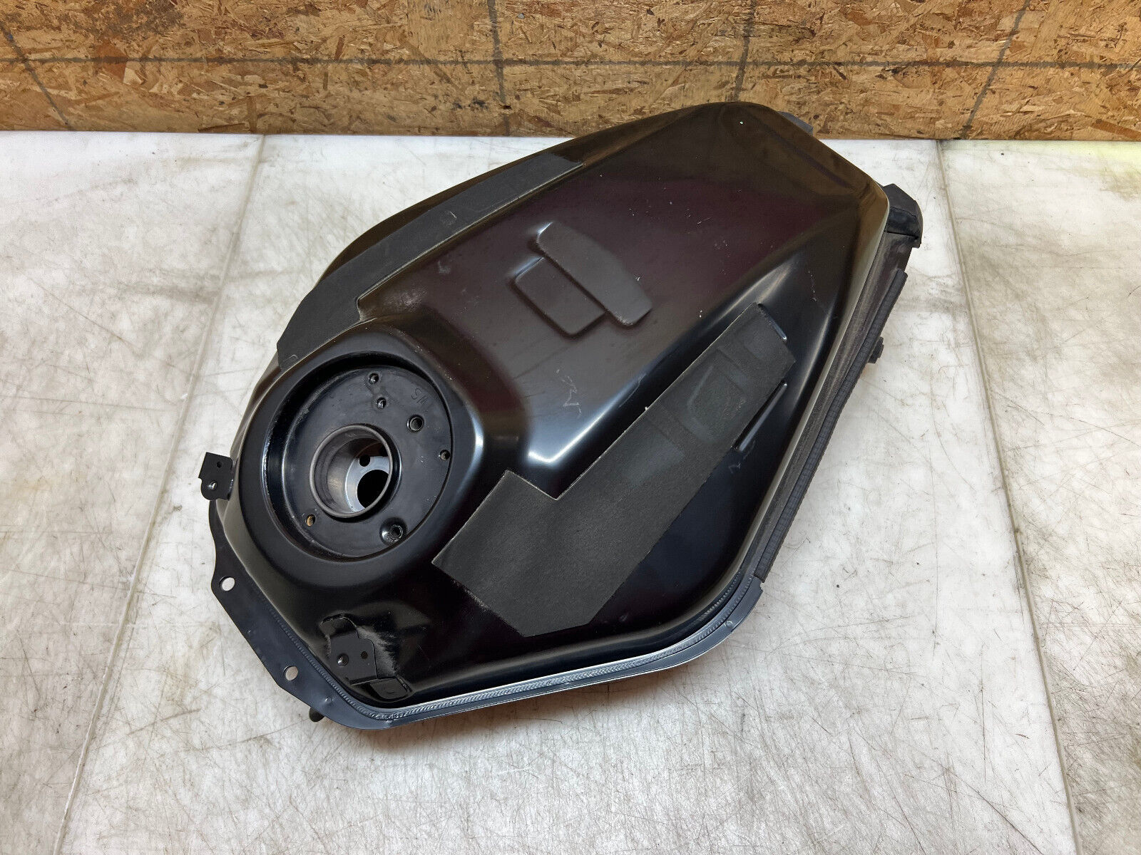 15 16 17 18 19 20 21 YAMAHA FZ-07 FZ07 MT-07 MT07 GAS TANK FUEL TANK RESERVOIR