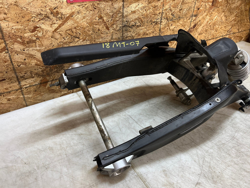 18 19 20 21 22 23 YAMAHA FZ-07 FZ07 MT-07 MT07 REAR SWINGARM SWING ARM BACK ARM