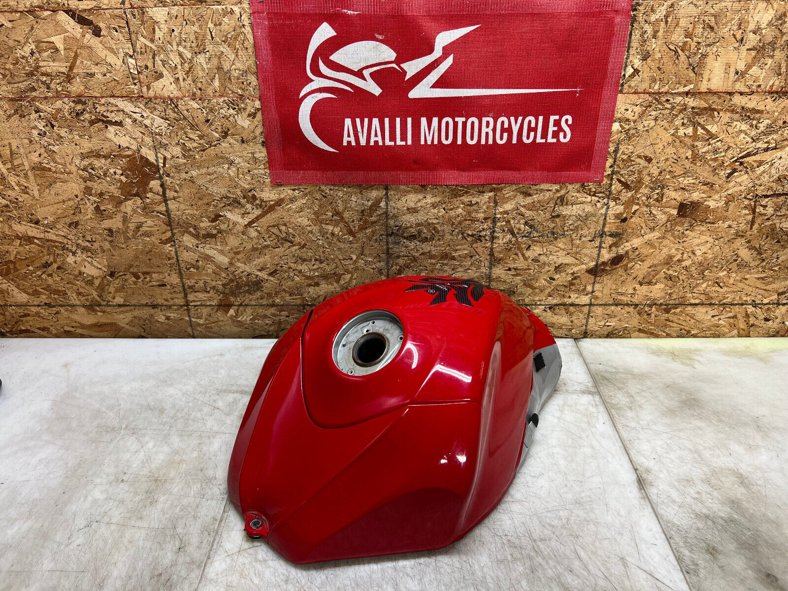 06 07 2006 2007 SUZUKI GSX-R GSXR 600 750 GAS TANK FUEL TANK PETROL RESERVOIR