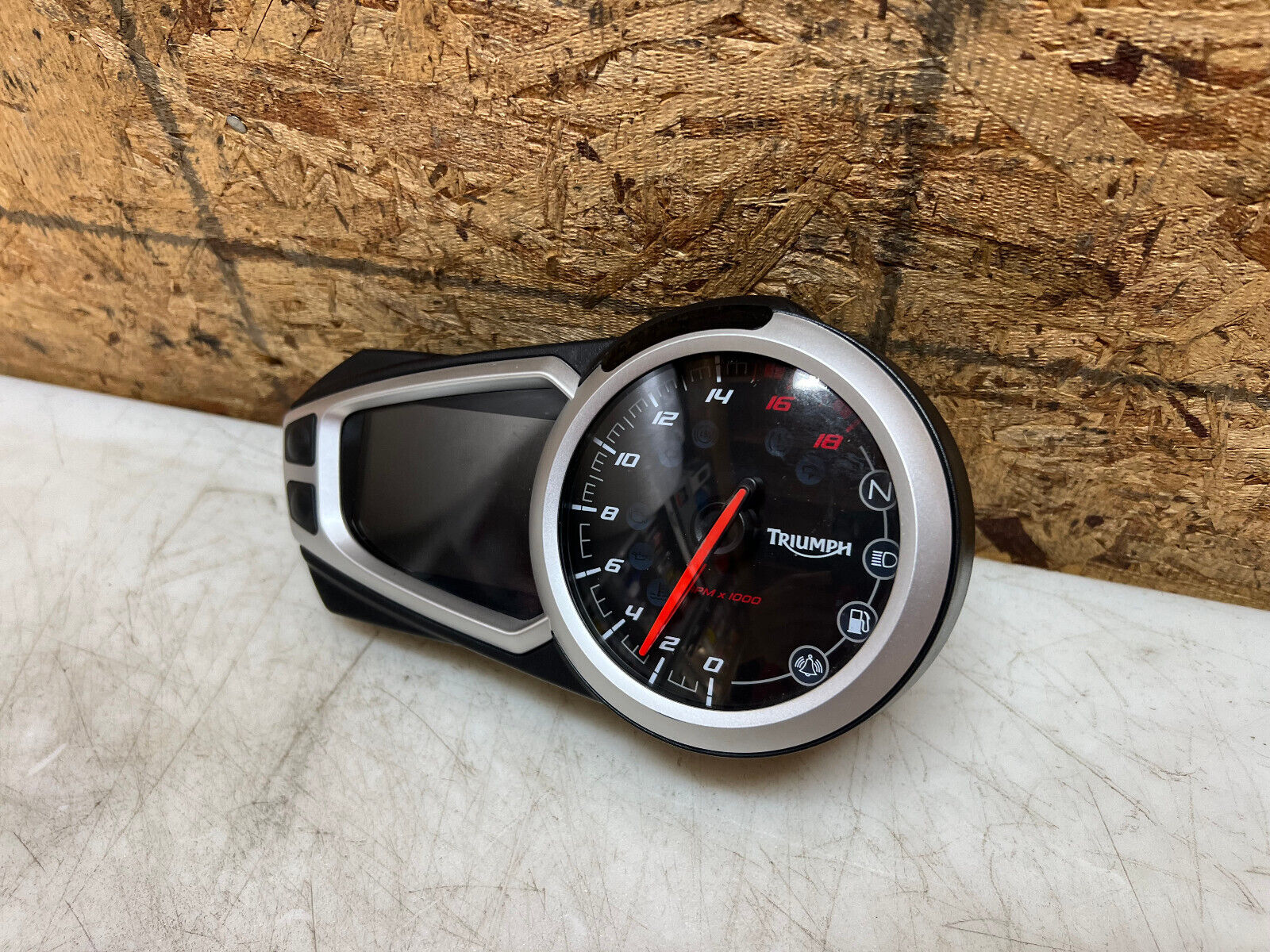 13 14 15 16 17 TRIUMPH DAYTONA 675R 675 R INSTRUMENT GAUGE CLUSTER SPEEDO TACH