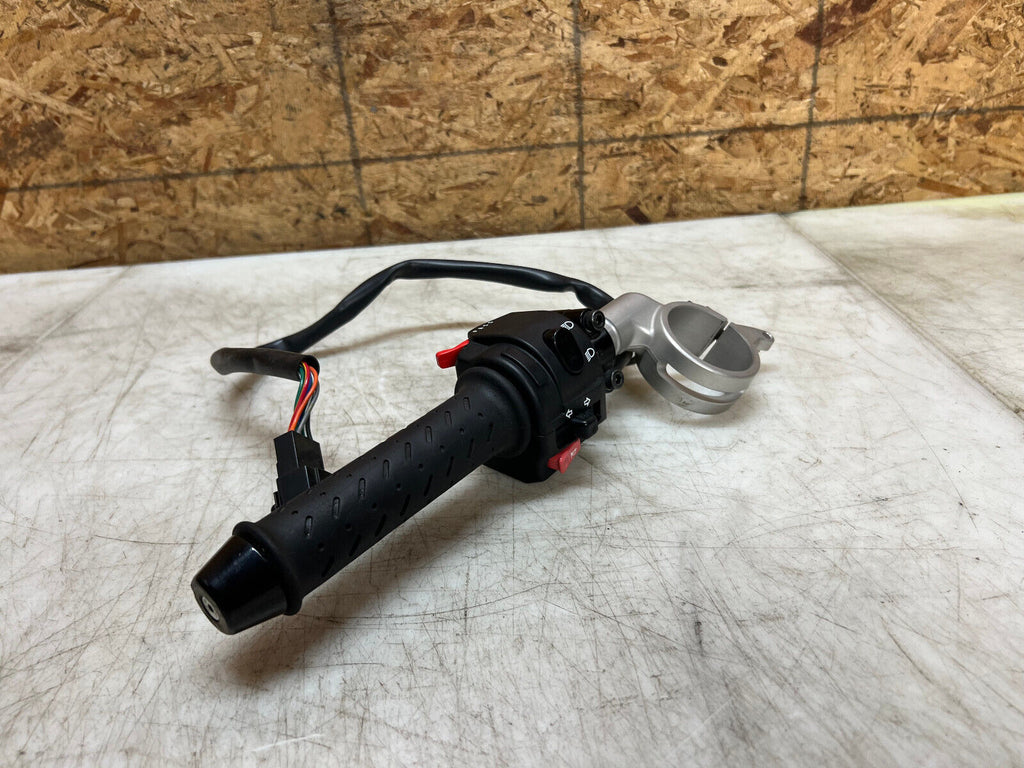 13 14 15 16 17 TRIUMPH DAYTONA 675R 675 R LEFT CLIP ON HANDLEBAR BAR SWITCH CUBE