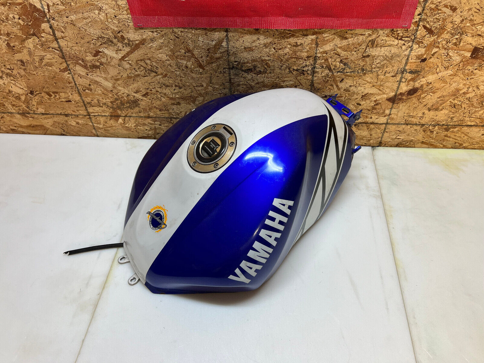 99 00 01 02 1999 2000 2001 2002 YAMAHA YZFR6 YZF R6 GAS TANK FUEL TANK RESERVOIR