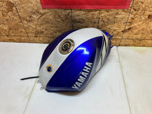 Load image into Gallery viewer, 99 00 01 02 1999 2000 2001 2002 YAMAHA YZFR6 YZF R6 GAS TANK FUEL TANK RESERVOIR
