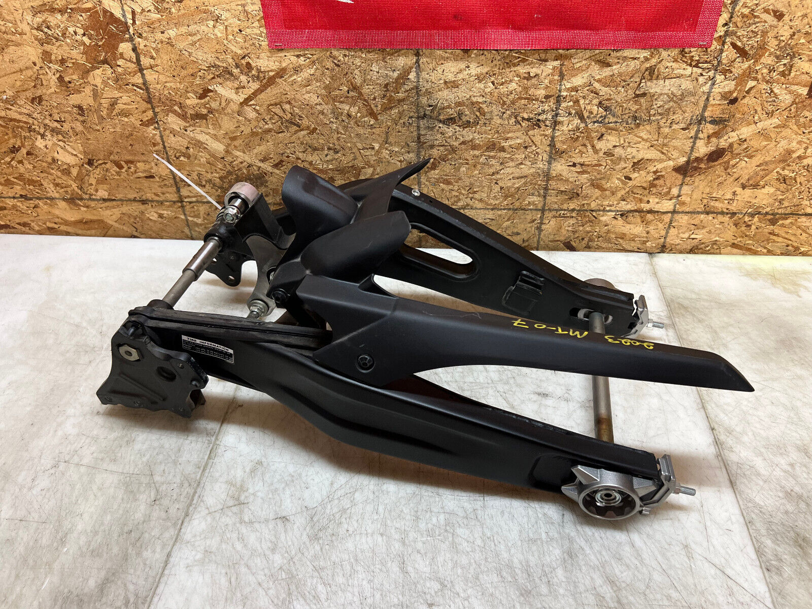 19 20 21 22 23 YAMAHA FZ-07 FZ07 MT-07 MT07 REAR SWINGARM SWING ARM SUSPENSION
