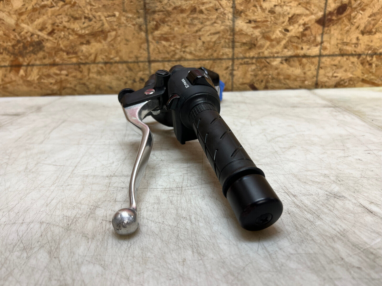 20 21 22 23 24 HONDA CBR500R CBR 500R LEFT CLIP ON HANDLEBAR HANDLE BAR SWITCH
