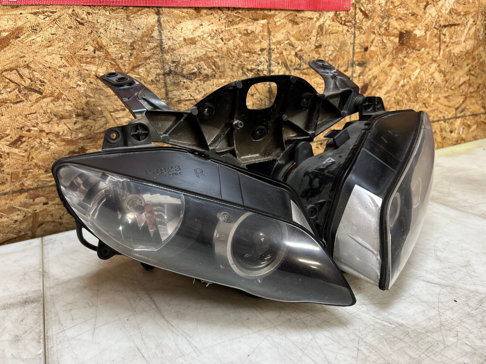 04 05 06 2004 2005 2006 YAMAHA YZFR1 YZF R1 HEADLIGHTS HEAD LIGHTS LIGHT STAY