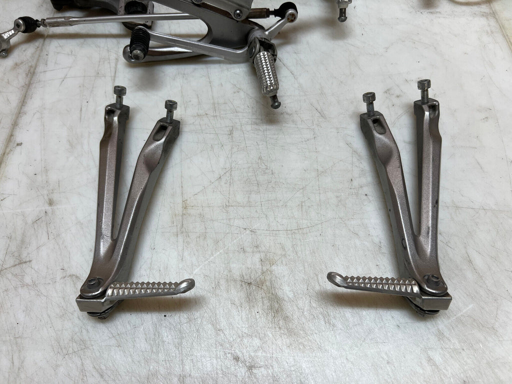 2007 2008 07 08 YAMAHA YZFR1 YZF R1 REARSETS REARSET REAR SETS SET FOOT REST OEM
