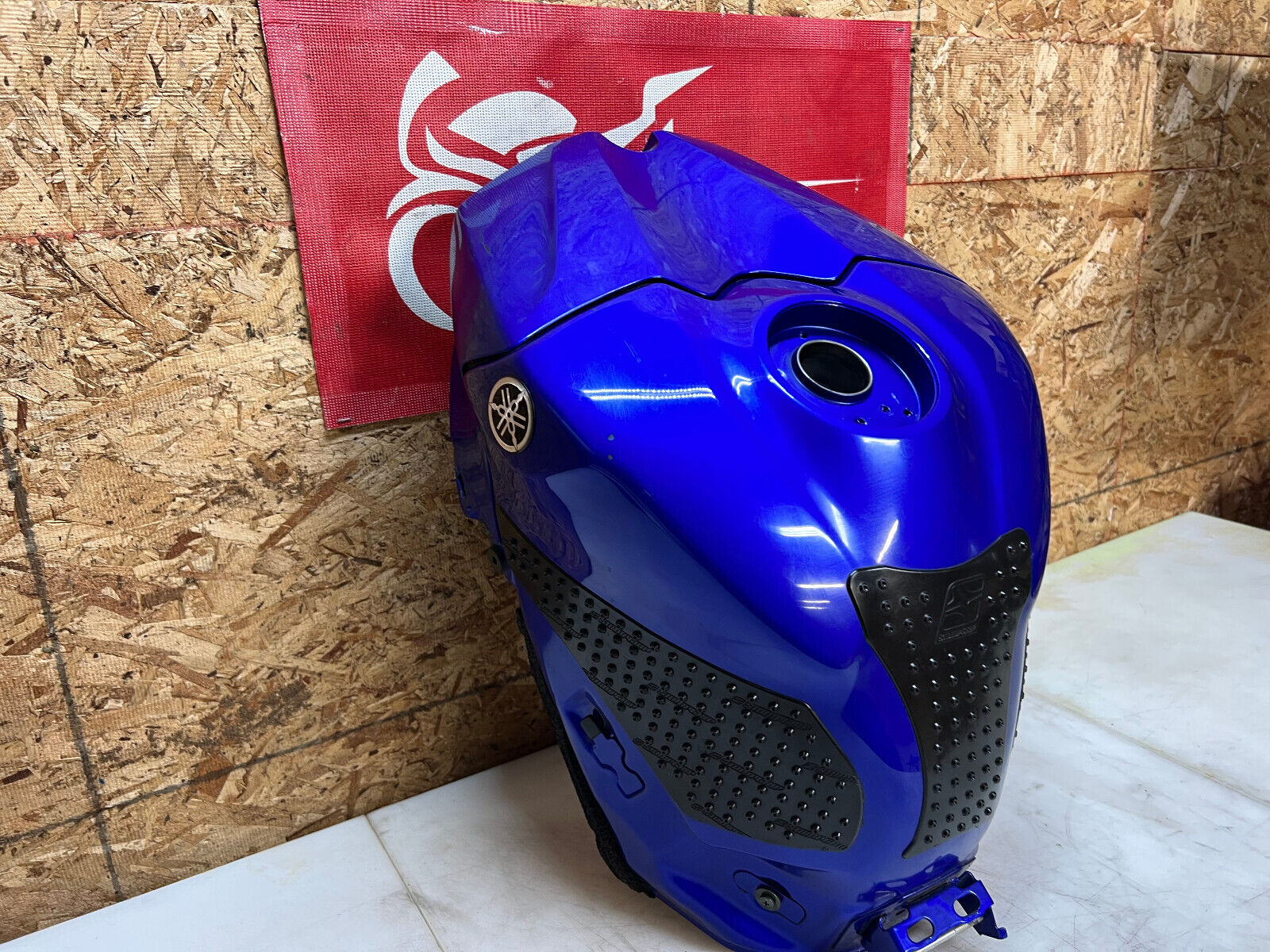 2007 2008 07 08 YAMAHA YZFR1 YZF R1 GAS TANK FUEL TANK PETROL RESERVOIR CELL