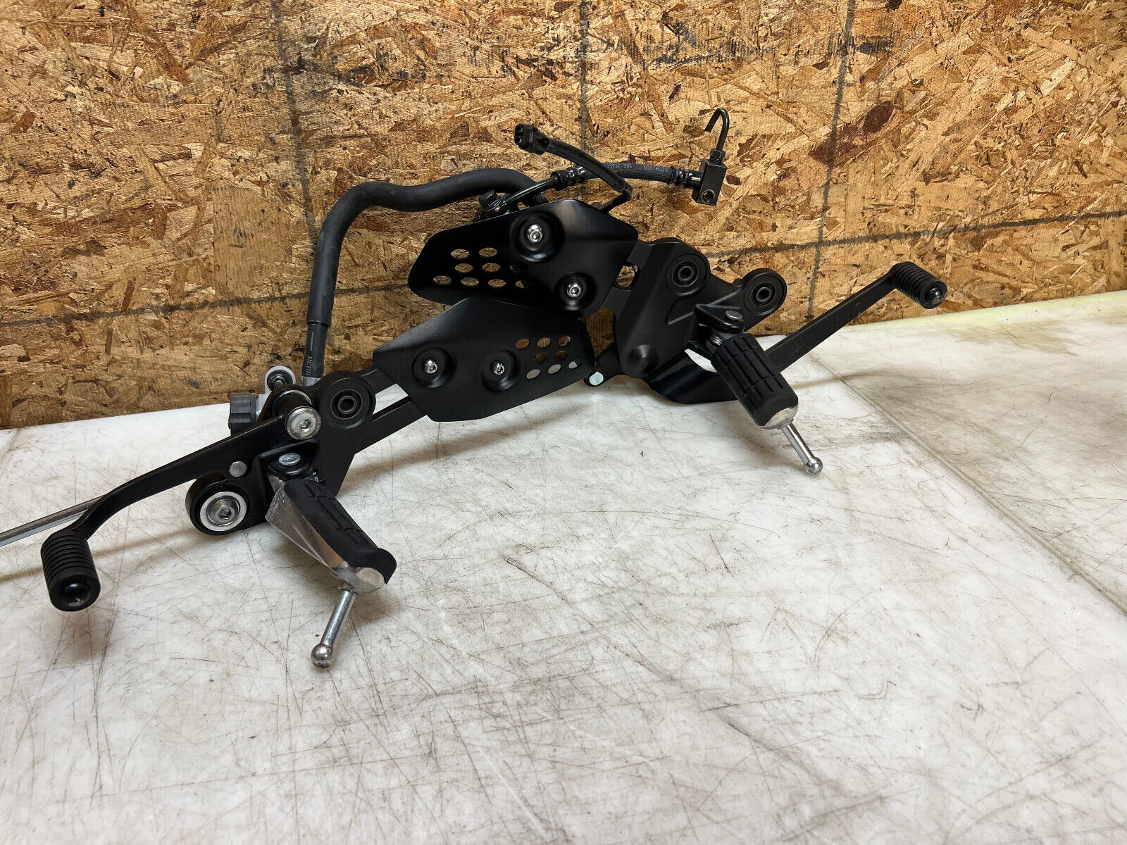 20 21 22 23 24 25 YAMAHA MT 07 MT-07 MT07 RIGHT LEFT REARSETS REAR SET SETS PEG