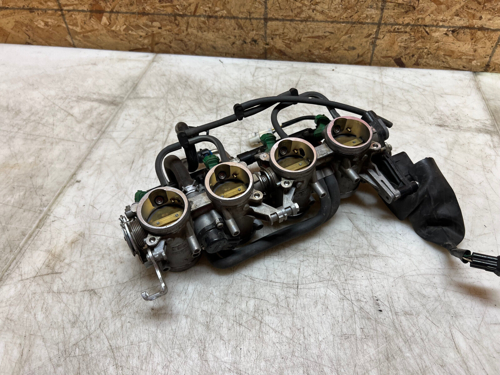 08 09 10 2009 2010 SUZUKI GSXR GSX-R 600 750 THROTTLE BODIES BODY INTAKE FUEL