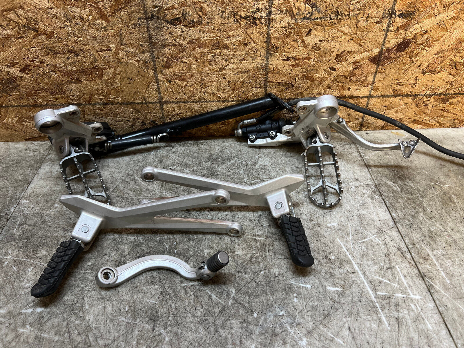 19 20 21 22 23 24 KTM ENDURO R DUKE SM SMC LC4 REARSETS REAR SET SETS FOOT PEG