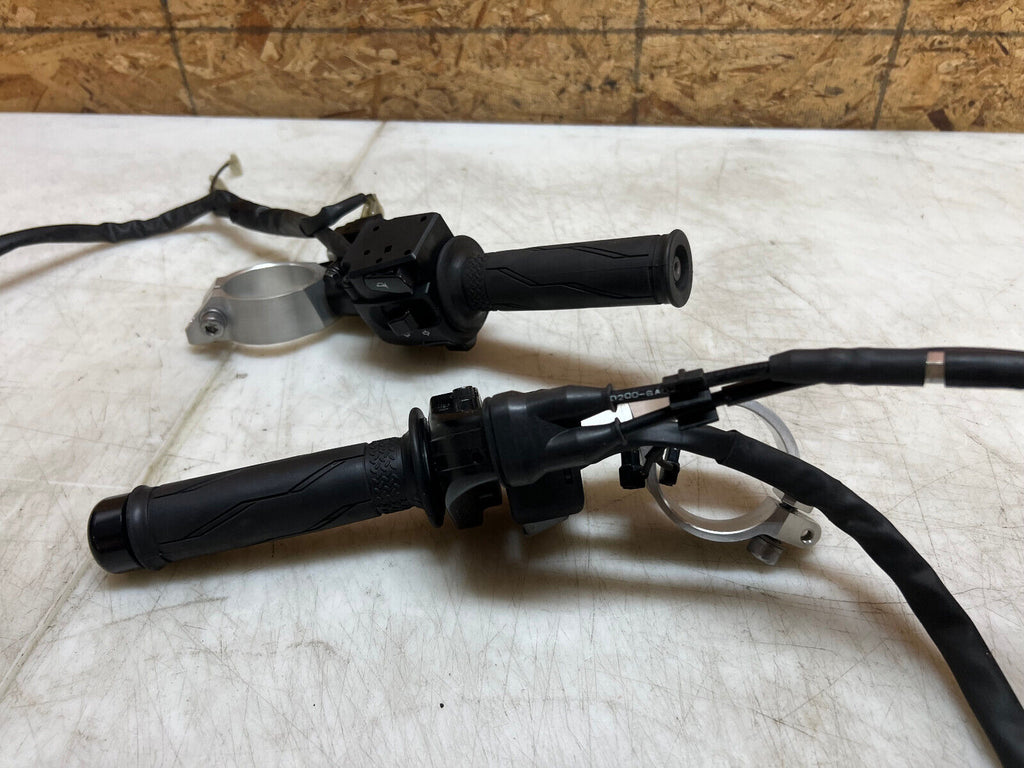 09 10 12 13 14 15 16 YAMAHA YZFR6 YZF R6 LEFT RIGHT CLIP ON HANDLEBARS HANDLE