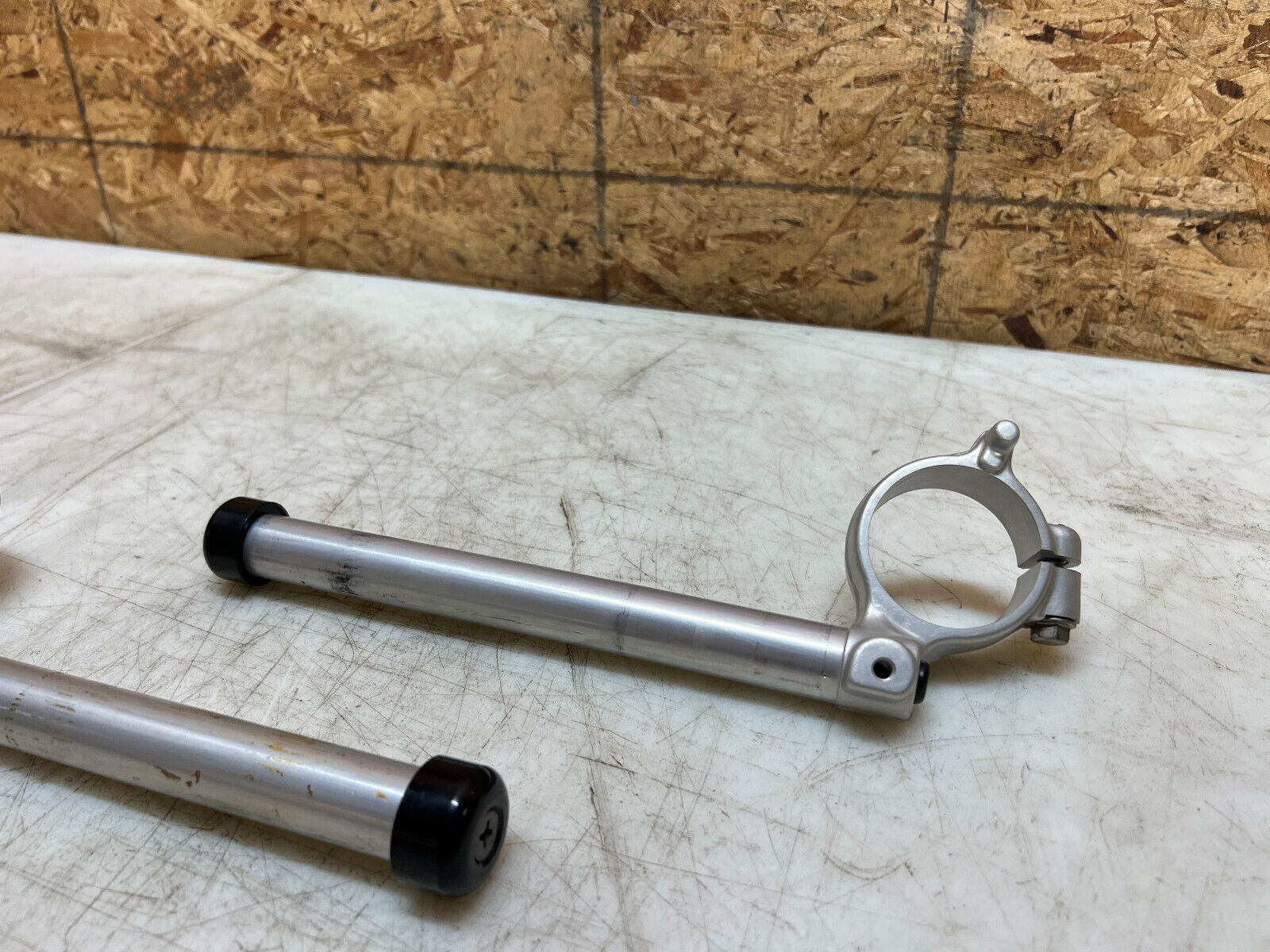 05 06 2005 2006 SUZUKI GSX-R1000 GSX-R GSXR 1000 LEFT RIGHT CLIP ON HANDLEBARS