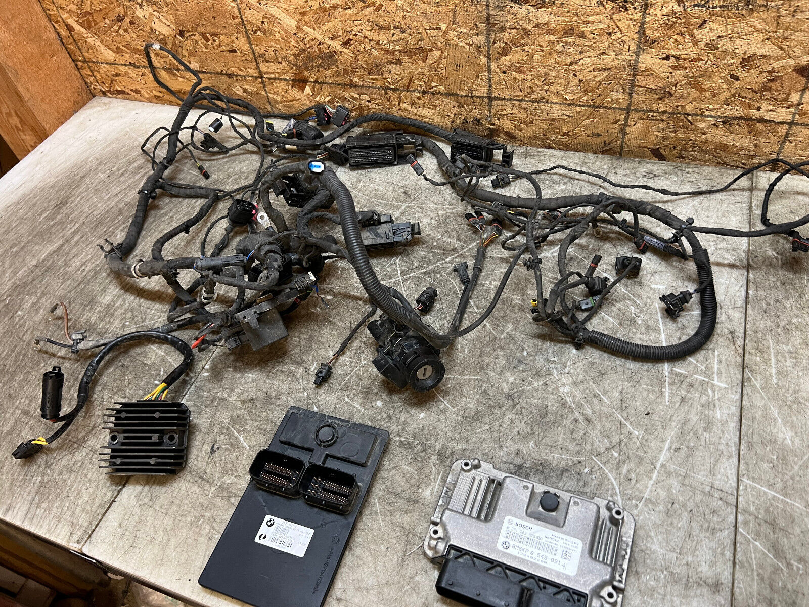 13 14 15 16 17 18 BMW F800GS F 800GS F800 GS ENGINE COMPUTER ECU CDI ECM HARNESS