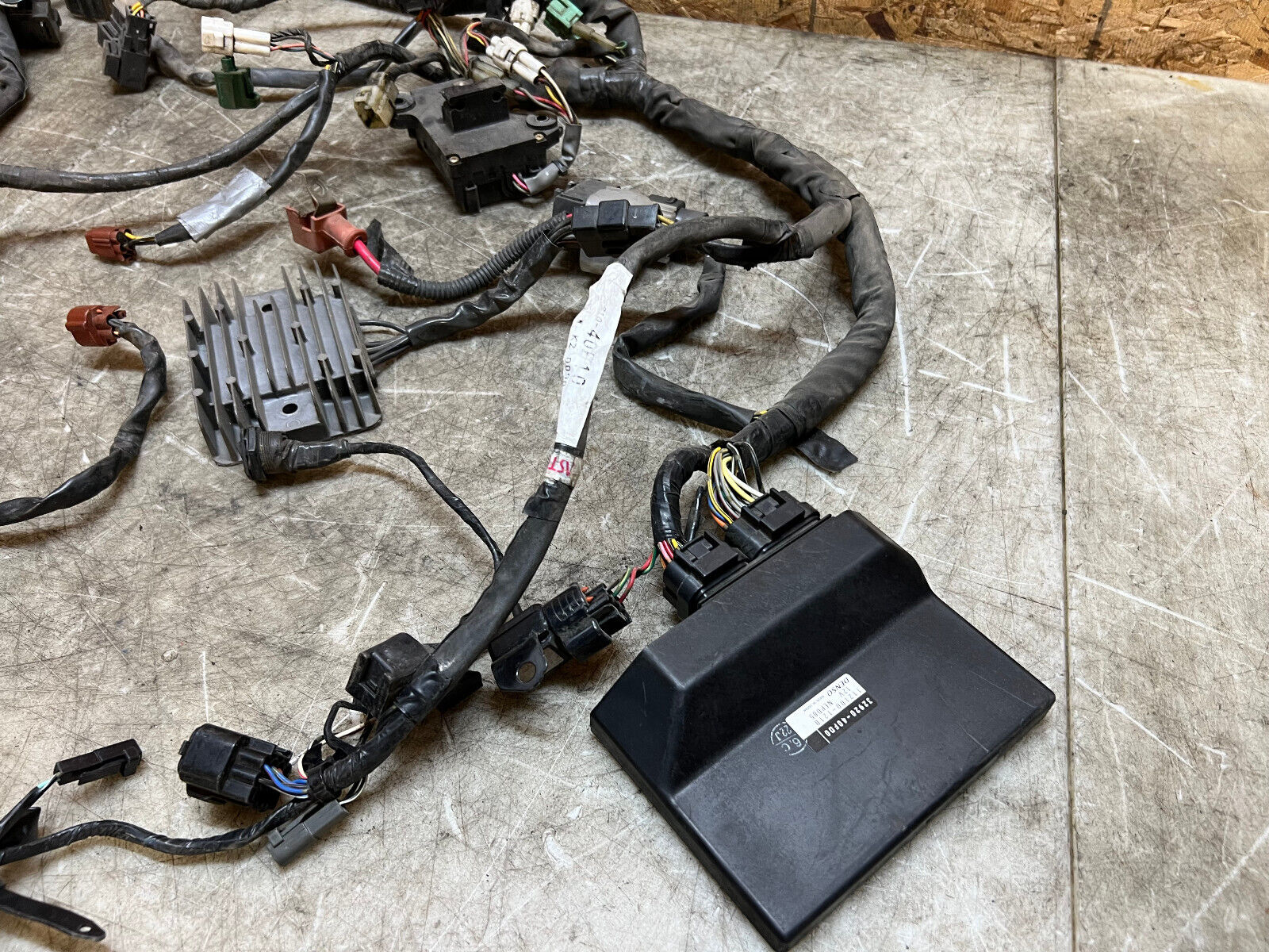 01 02 2001 2002 SUZUKI GSXR GSX-R 1000 GSXR1000 ENGINE COMPUTER ECU CDI ECM LOOM