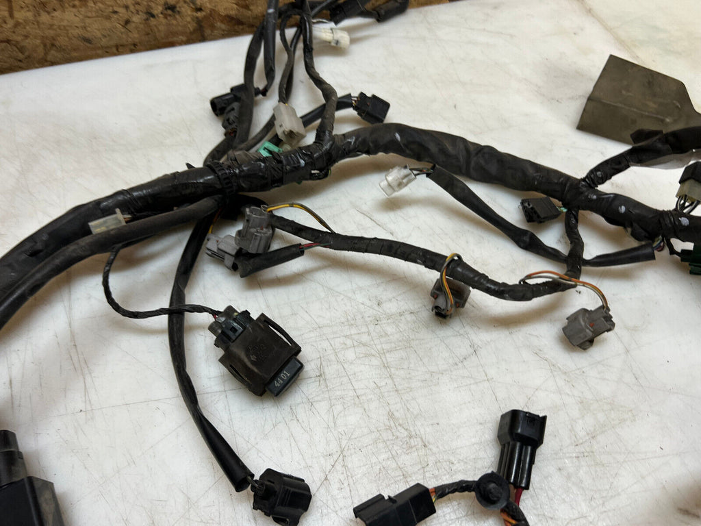 04 05 SUZUKI GSXR GSX-R 750 GSXR750 ECU CDI ECM MAIN ENGINE WIRING HARNESS LOOM