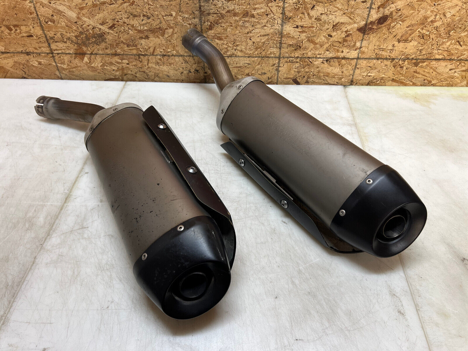 2007 2008 07 08 YAMAHA YZFR1 YZF R1 FACTORY EXHAUST MUFFLER SILENCER PIPE OEM
