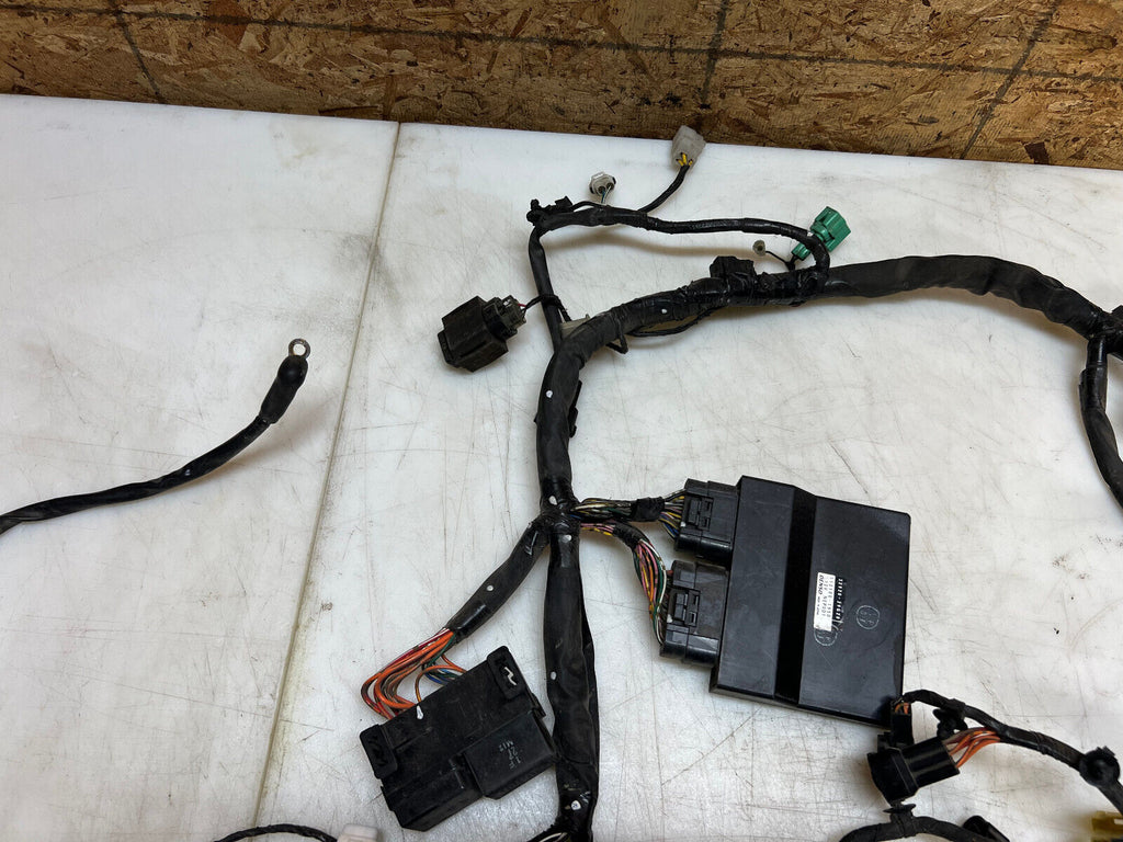 04 05 SUZUKI GSXR GSX-R 600 GSXR600 MAIN ENGINE WIRING HARNESS LOOM ECU CDI ECM