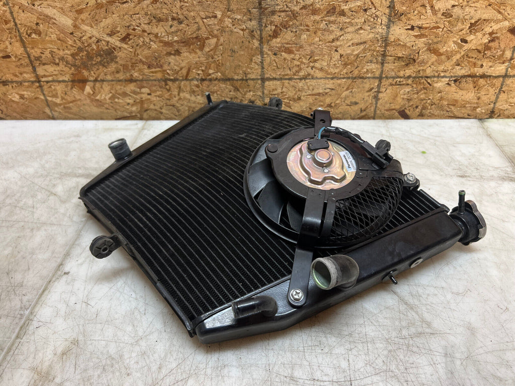 08 09 10 2009 2010 SUZUKI GSXR GSX-R 600 750 RADIATOR RAD ENGINE COOLER COOLING