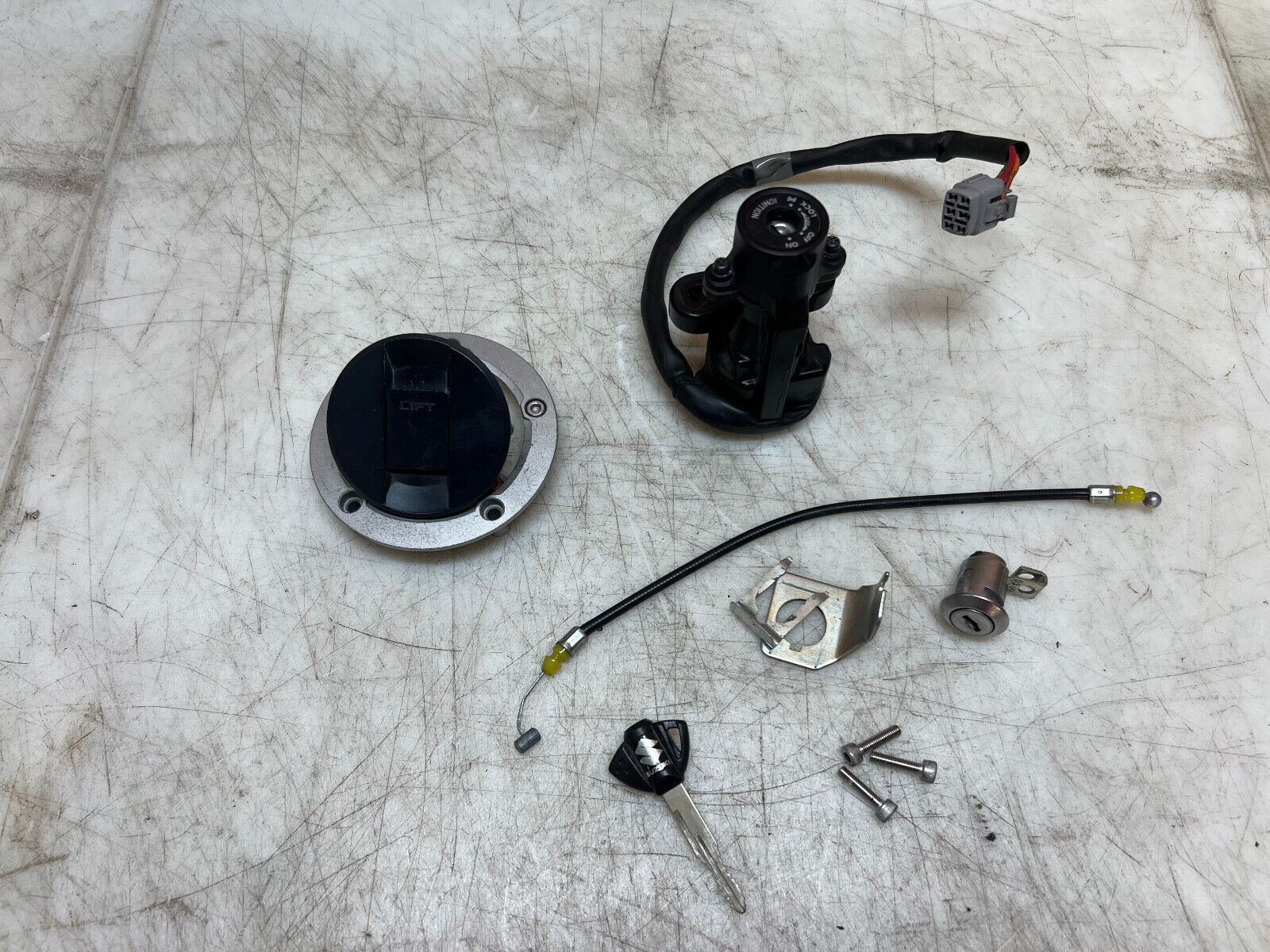08 09 10 2008 2009 2010 SUZUKI GSXR GSX-R 600 750 LOCK SET KEY SET INGNITION OEM