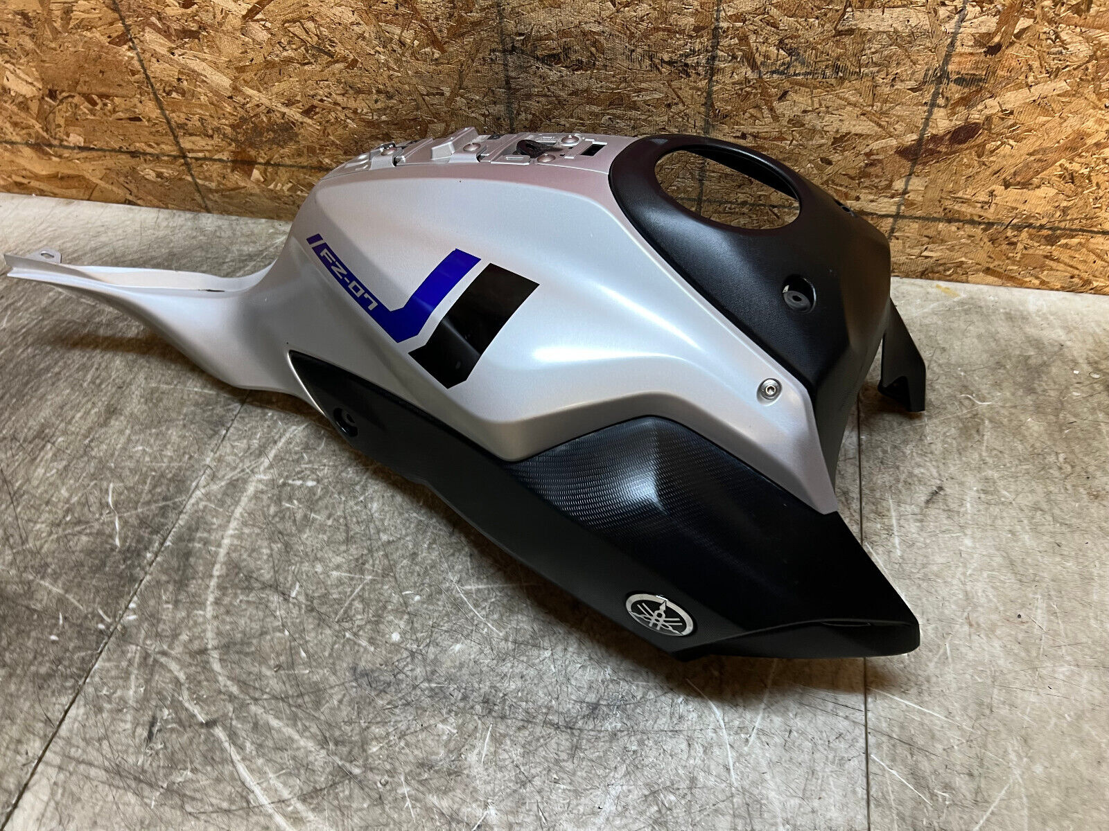 15 16 17 18 19 20 21 YAMAHA FZ-07 FZ07 MT-07 MT07 RIGHT FAIRING SIDE TANK COWL