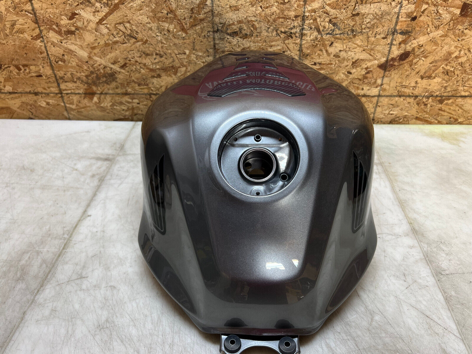 20 21 22 23 24 HONDA CBR500R CBR 500R GAS TANK FUEL TANK PETROL RESERVOIR