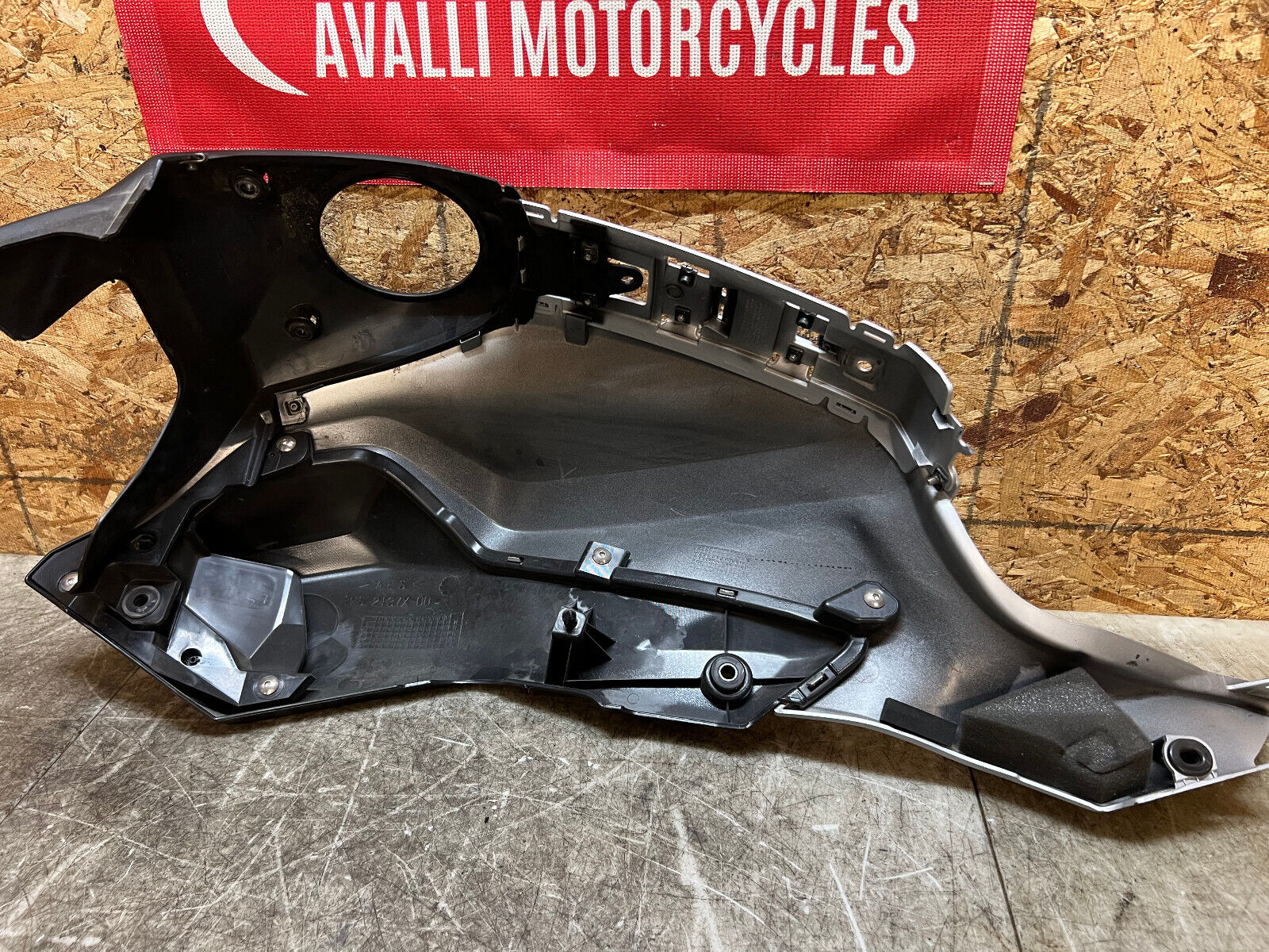 15 16 17 18 19 20 21 YAMAHA FZ-07 FZ07 MT-07 MT07 RIGHT FAIRING SIDE TANK COWL