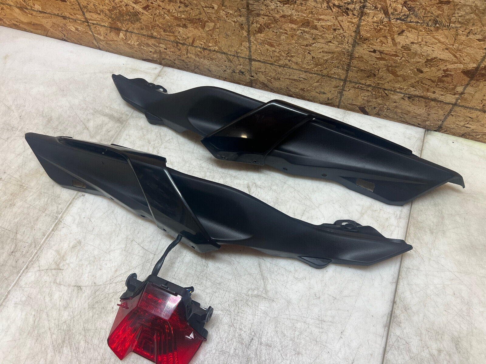 18 19 20 21 22 23 YAMAHA FZ-07 FZ07 MT-07 MT07 TAIL FAIRING REAR COWL ...
