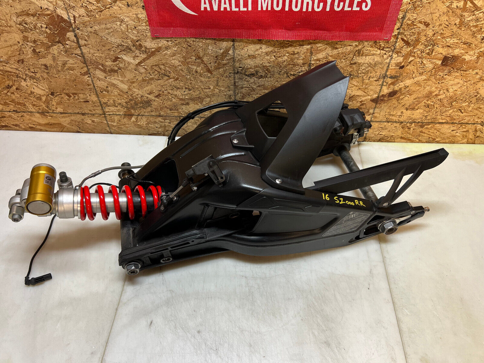 15 16 17 18 2015-2018 BMW S1000RR S1000 RR 1000RR REAR SWINGARM SWING ARM SHOCK