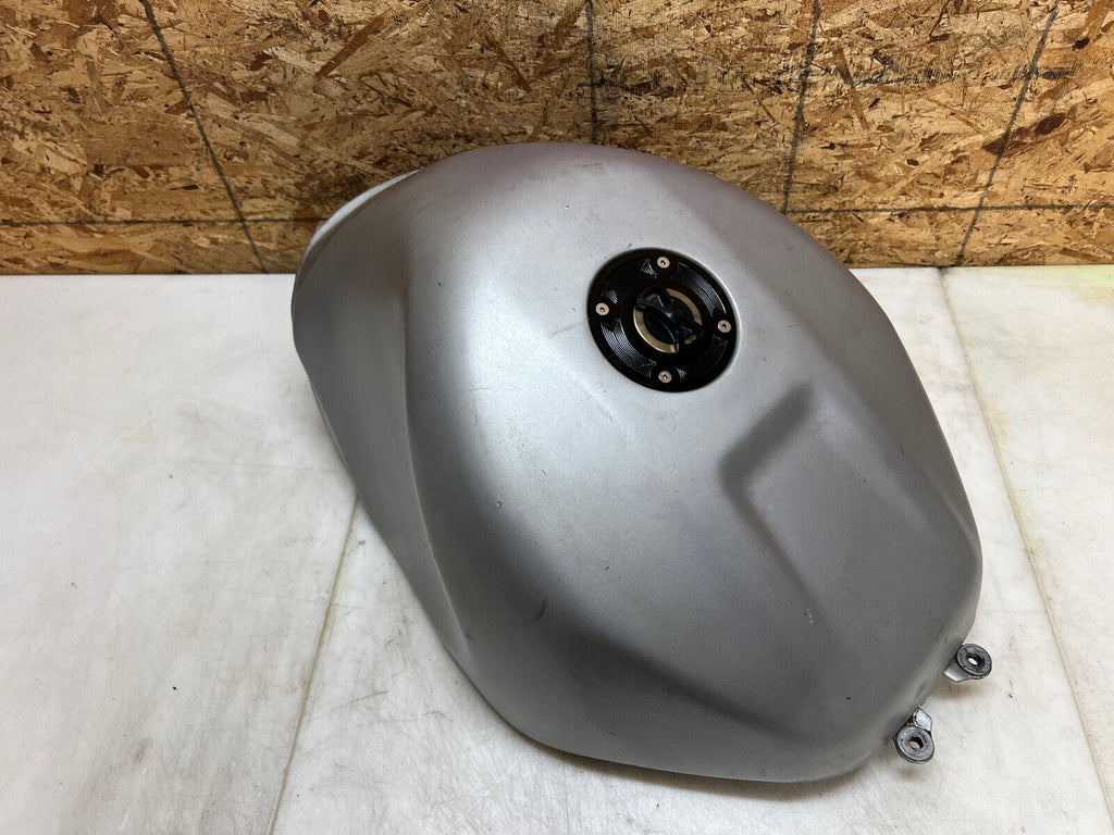 04 05 SUZUKI GSXR GSX-R 600 750 GSXR750 GSXR600 GAS TANK FUEL TANK RESERVOIR