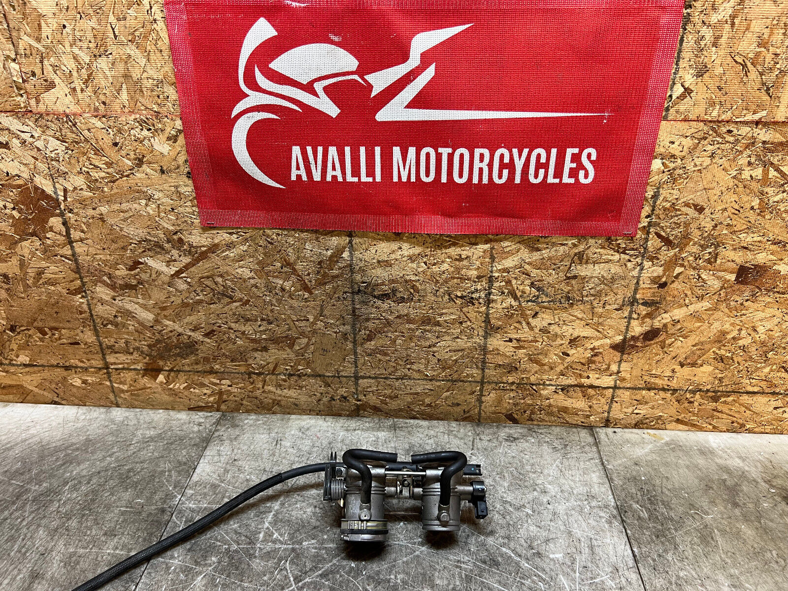 13 14 15 16 17 18 BMW F800GS F 800GS F800 GS THROTTLE BODIES BODY FUEL INTAKE