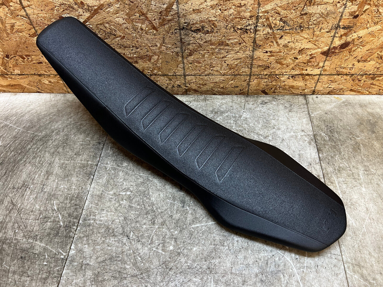 19 20 21 22 23 24 KTM ENDURO R DUKE SM SMC LC4 RIDERS SEAT PAD CUSION MINT
