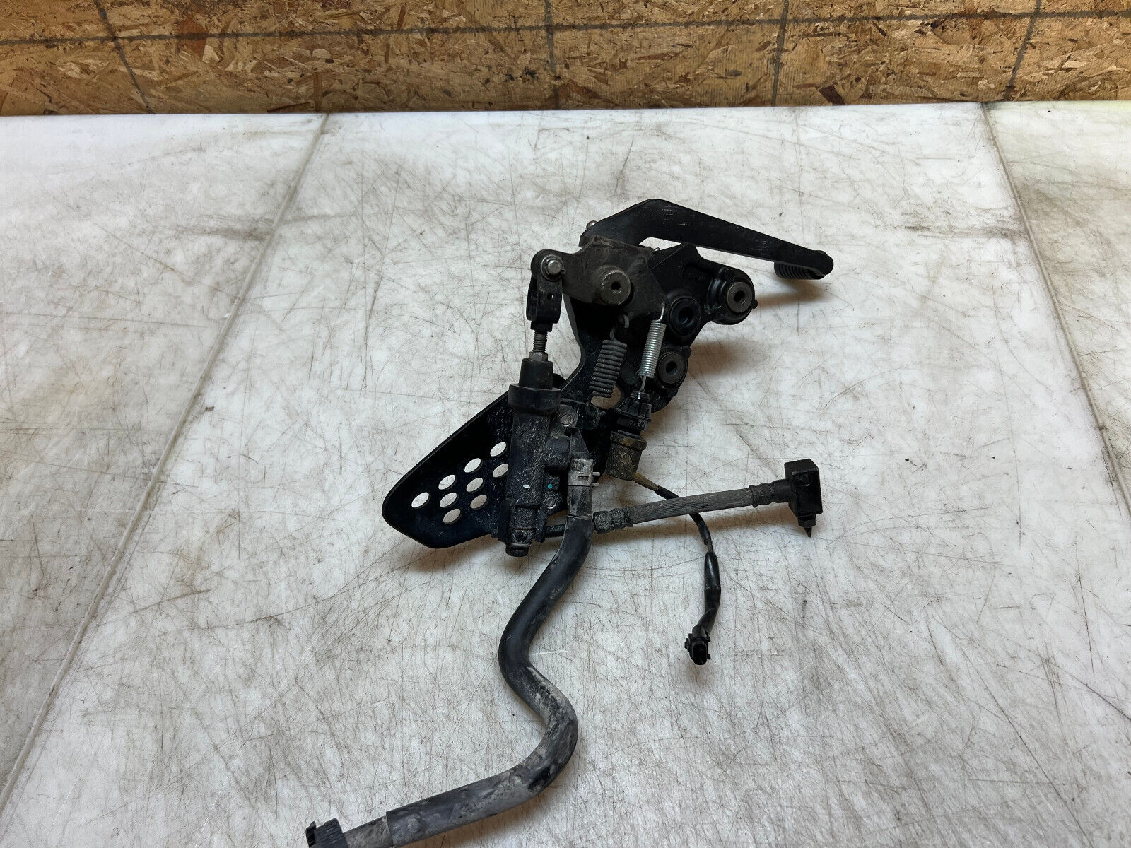 15 16 17 18 19 20 21 YAMAHA FZ-07 FZ07 MT-07 MT07 RIGHT REARSET REAR SET PEG