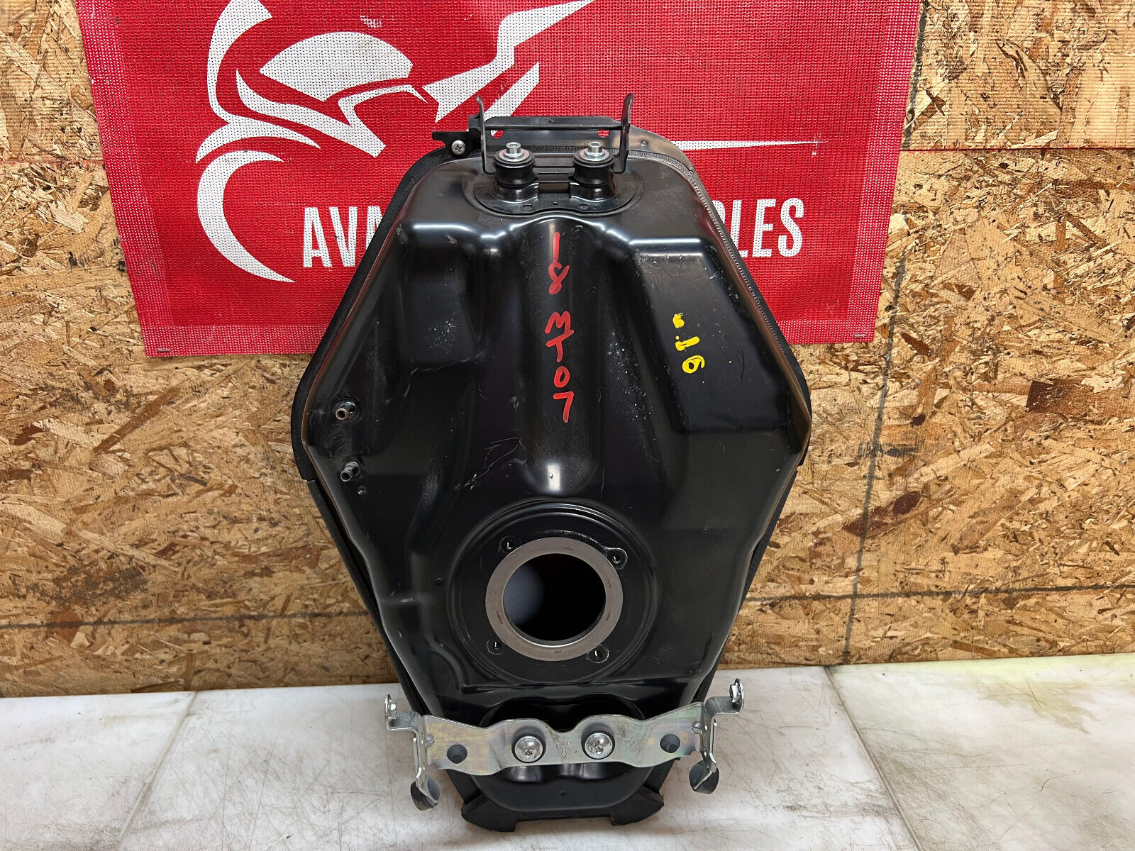 15 16 17 18 19 20 21 YAMAHA FZ-07 FZ07 MT-07 MT07 GAS TANK FUEL TANK RESERVOIR