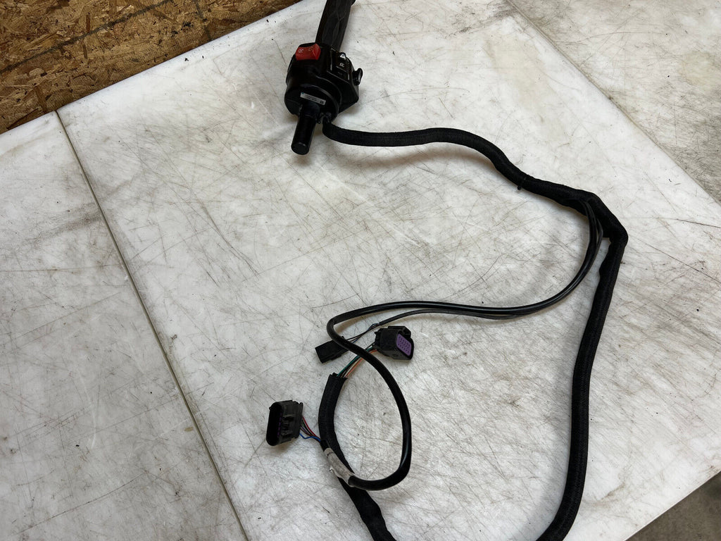 2021 BRP CAN AM CAN-AM SPYDER ROADSTER RT F3 1330 RIGHT HANDLE BAR SWITCH CUBE