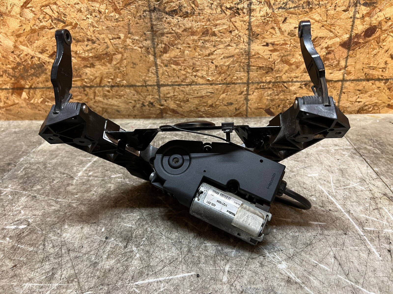 14 15 16 17 18 BMW R1200 R1200RT 1200RT FAIRING STAY WIND SCREEN MOUNT MOTOR