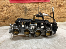 Load image into Gallery viewer, 05 06 2005 2006 SUZUKI GSX-R1000 GSX-R GSXR 1000 THROTTLE BODIES BODY INTAKE OEM
