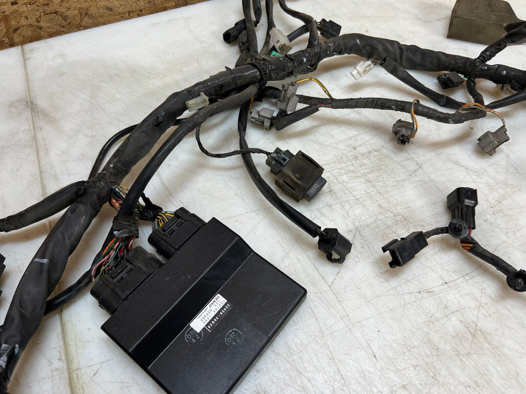 04 05 SUZUKI GSXR GSX-R 750 GSXR750 ECU CDI ECM MAIN ENGINE WIRING HARNESS LOOM