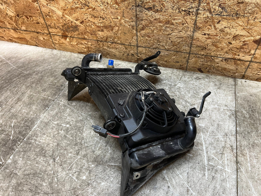 19 20 21 22 23 24 KTM ENDURO R DUKE SM SMC LC4 RADIATOR RAD ENGINE COOLER FAN