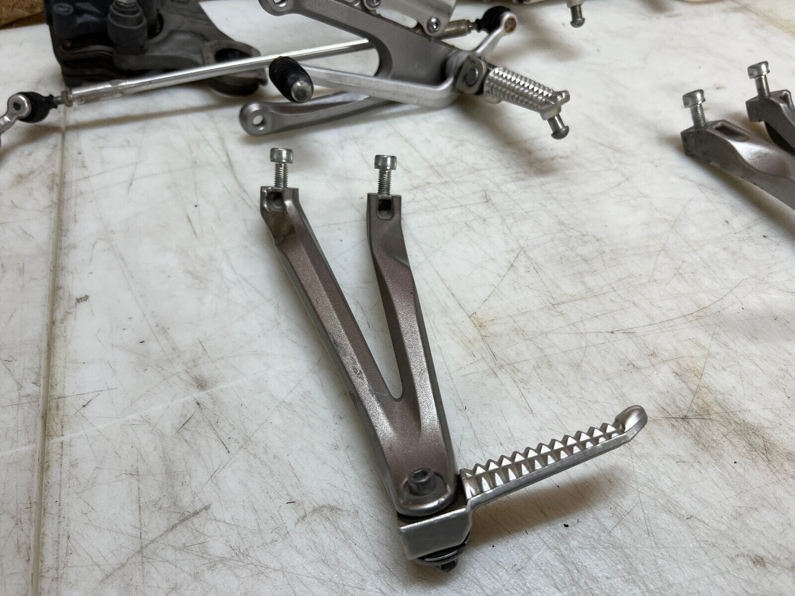 2007 2008 07 08 YAMAHA YZFR1 YZF R1 REARSETS REARSET REAR SETS SET FOOT REST OEM