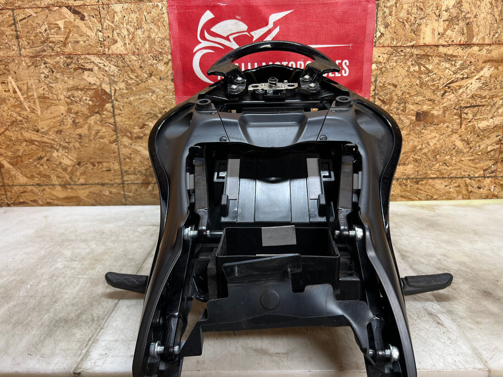 21 22 23 24 SUZUKI HAYABUSA GSX1300R GSX 1300 SUBFRAME SUB FRAME BACK FRAME TAIL