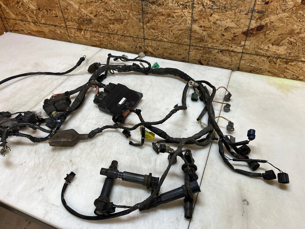 04 05 SUZUKI GSXR GSX-R 600 GSXR600 MAIN ENGINE WIRING HARNESS LOOM ECU CDI ECM