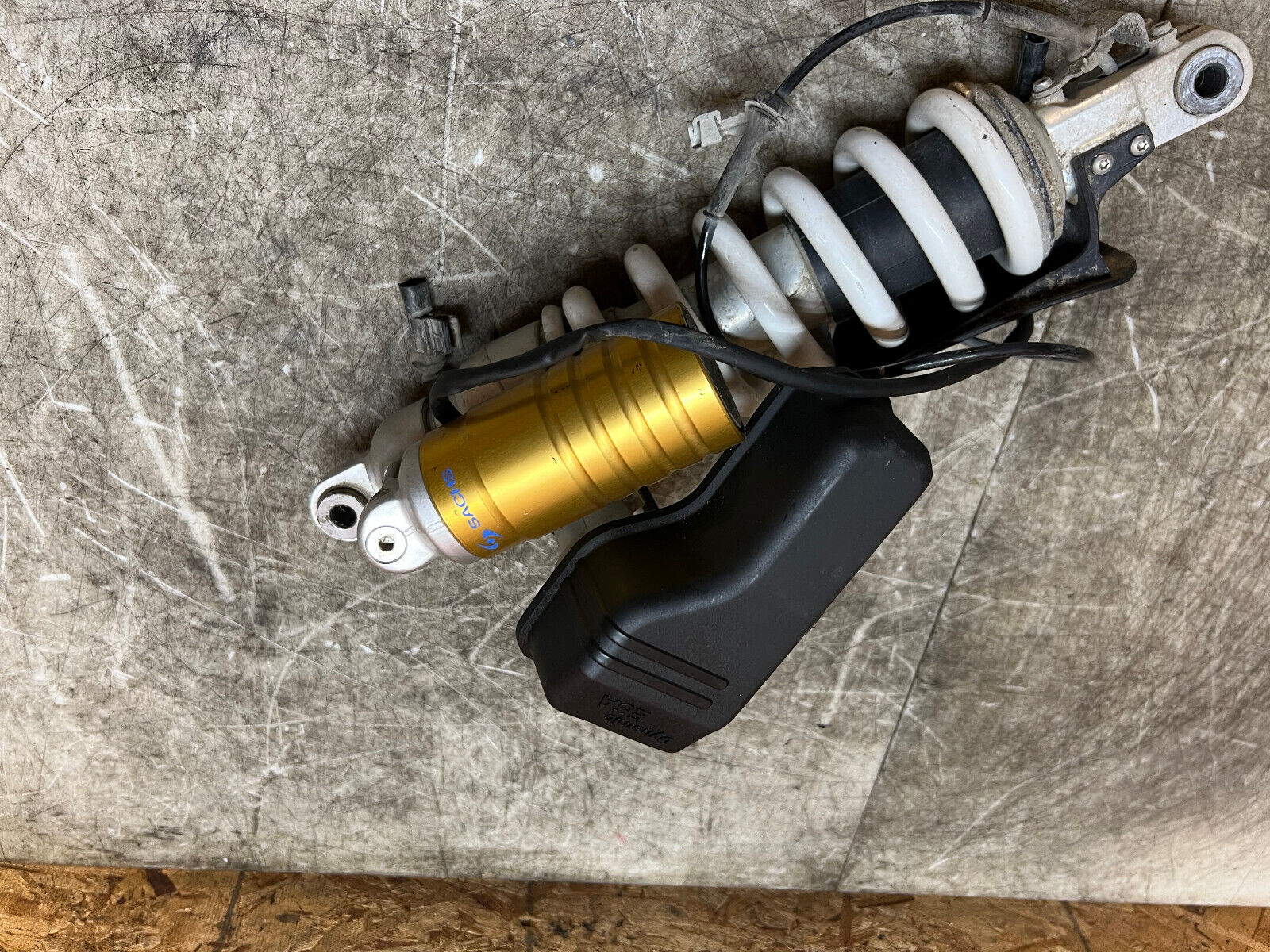 14 15 16 17 18 BMW R1200GS ADVENTURE R 1200 GS FRONT & REAR SHOCK ABSORBER COIL