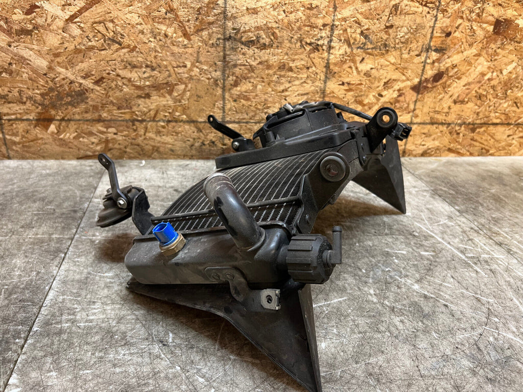19 20 21 22 23 24 KTM ENDURO R DUKE SM SMC LC4 RADIATOR RAD ENGINE COOLER FAN