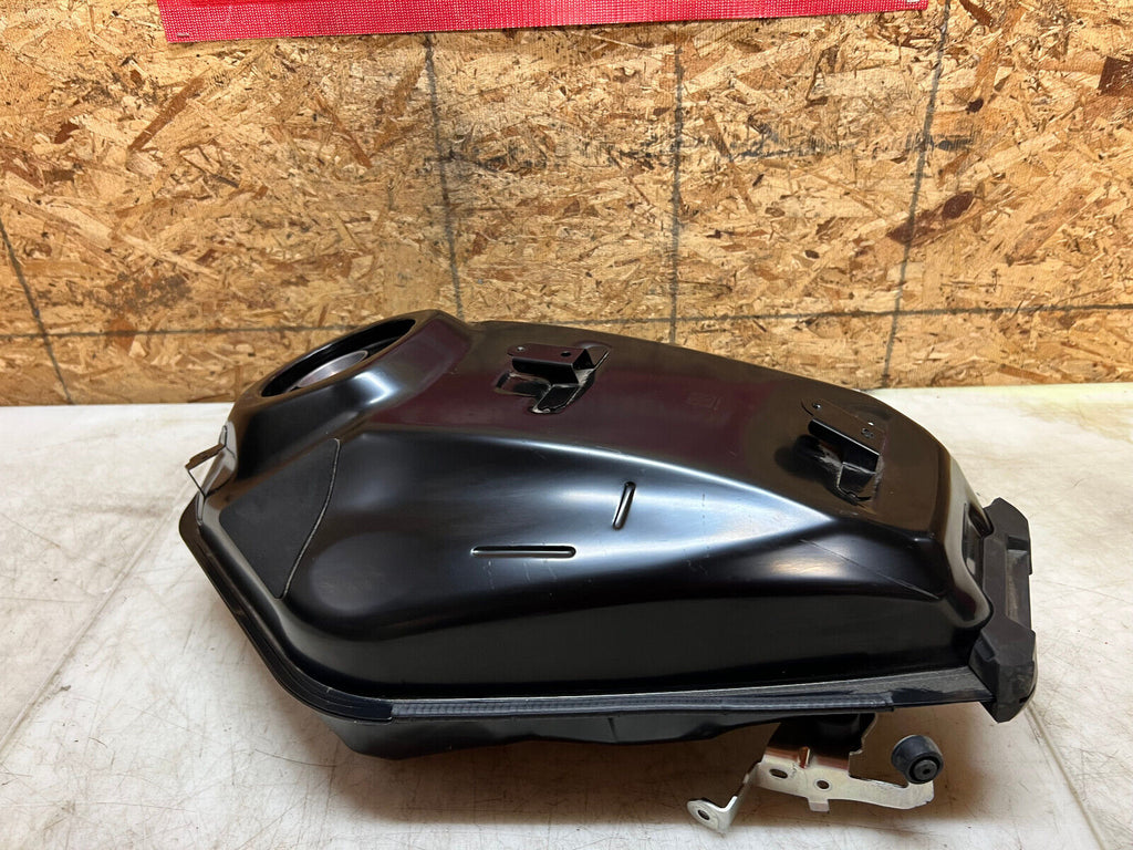 19 20 21 22 23 YAMAHA FZ-07 FZ07 MT-07 MT07 GAS TANK FUEL TANK PETROL RESERVOIR