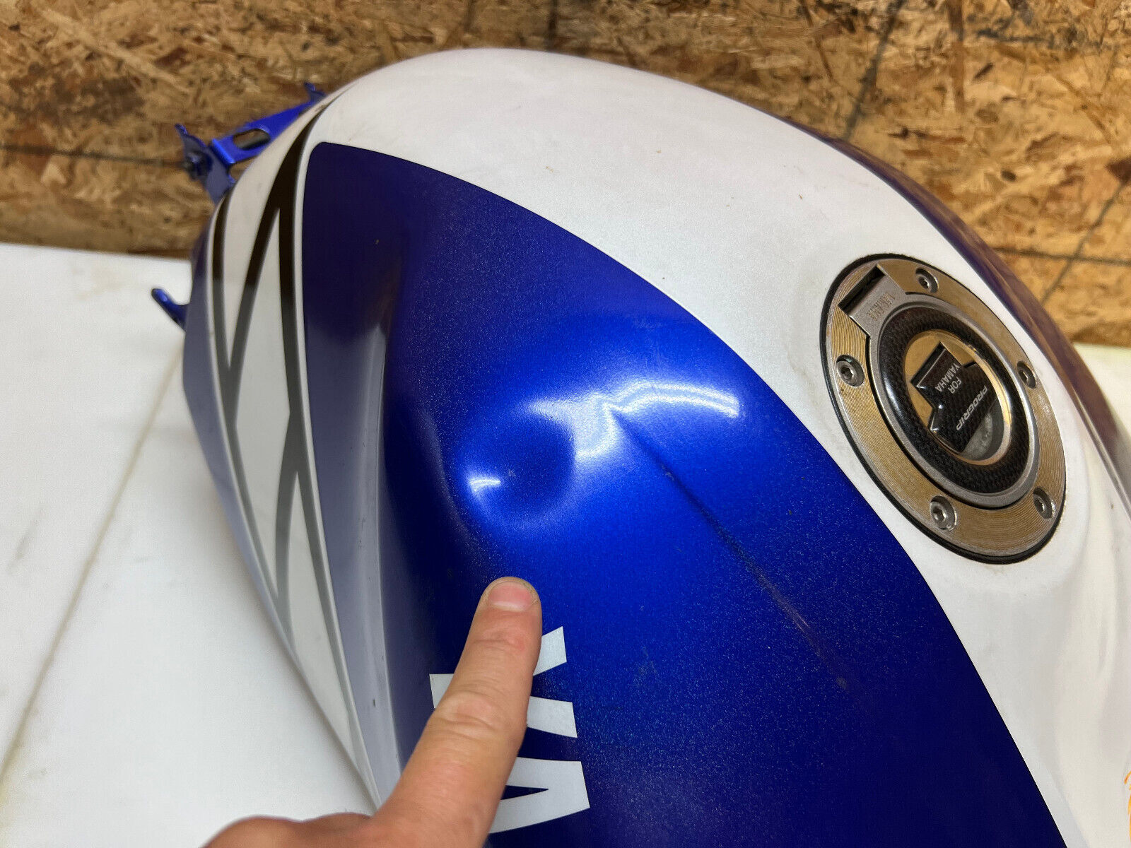 99 00 01 02 1999 2000 2001 2002 YAMAHA YZFR6 YZF R6 GAS TANK FUEL TANK RESERVOIR