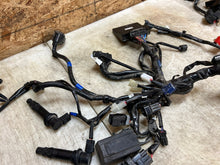 Load image into Gallery viewer, 46950063
