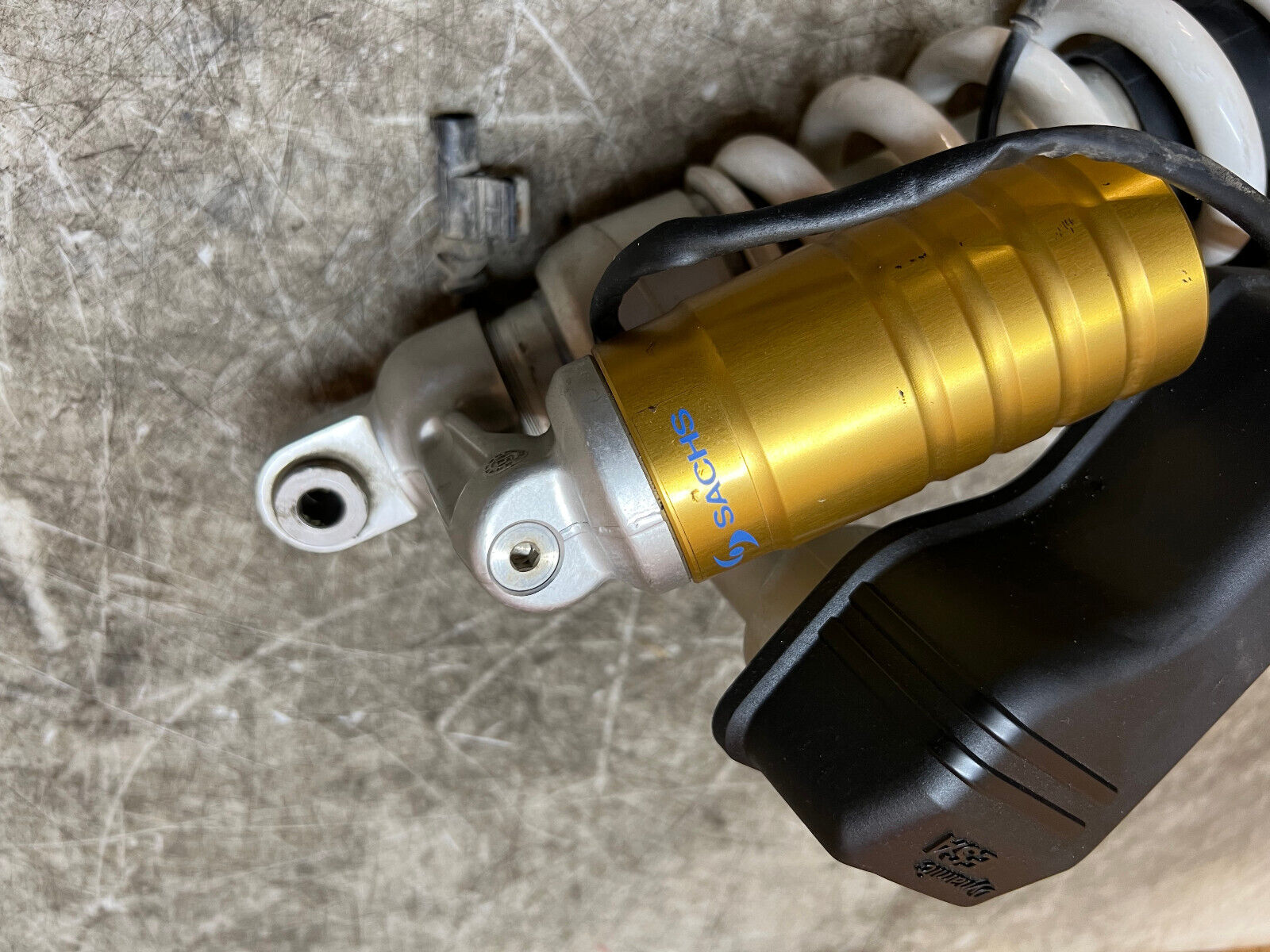 14 15 16 17 18 BMW R1200GS ADVENTURE R 1200 GS FRONT & REAR SHOCK ABSORBER COIL
