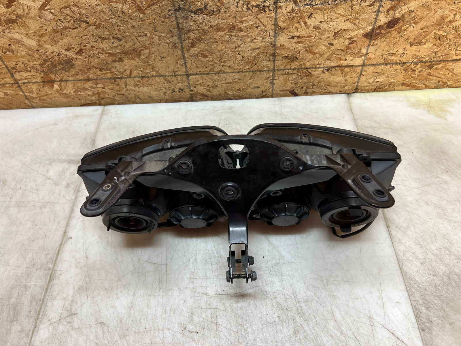 04 05 06 2004 2005 2006 YAMAHA YZFR1 YZF R1 HEADLIGHTS HEAD LIGHTS LIGHT STAY